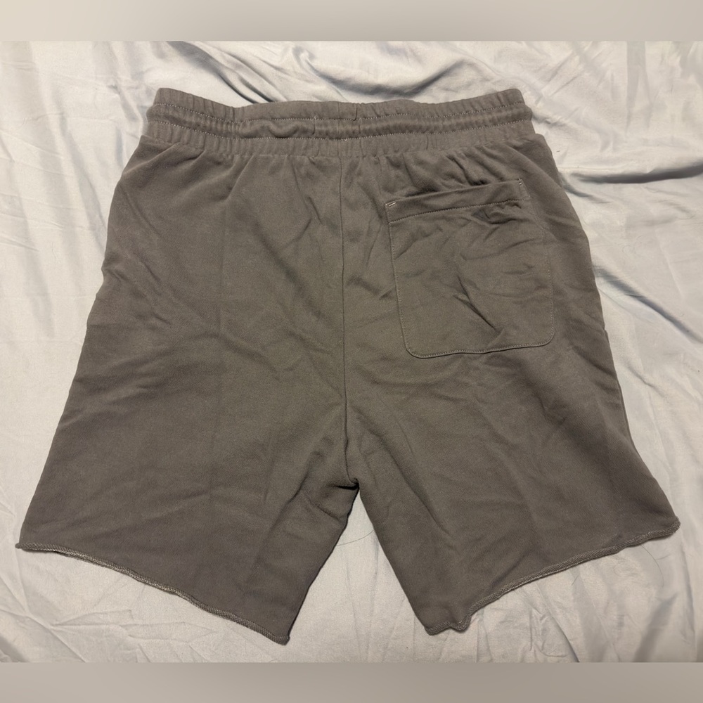 Mens H&M Regular-Fit Raw-Edge Hem French Terry Sweat Shorts - Dark Grey - Size M - Picture 11 of 11